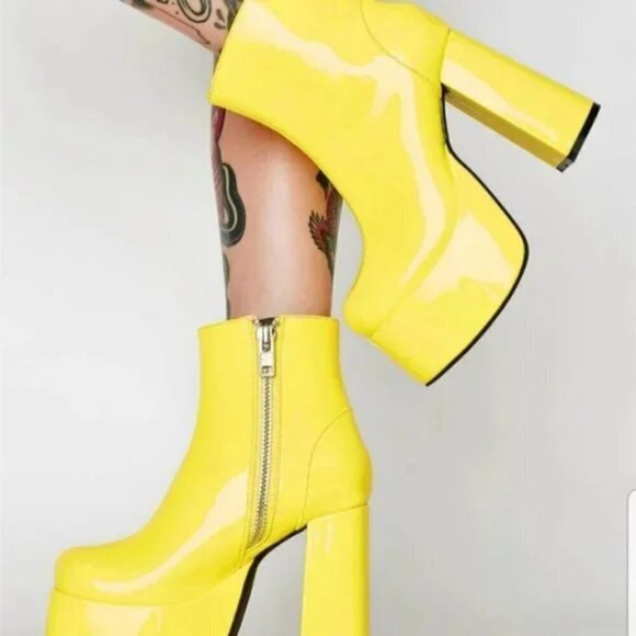 RETRO YELLOW PLATFORM ANKLE BOOTS - Picture 2 of 5
